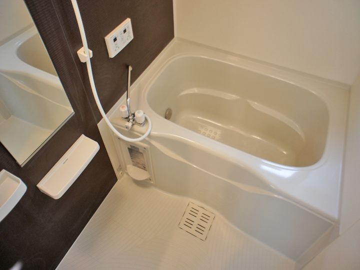 レグレード Bの風呂