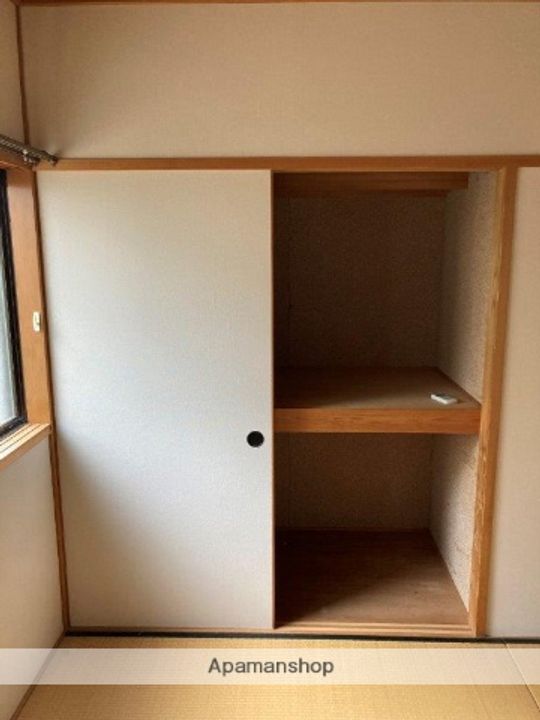 センチュリー荻野Ⅰ102の内装