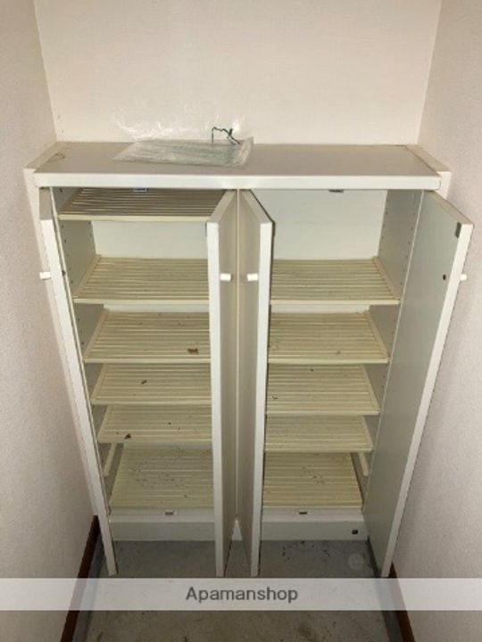 センチュリー荻野Ⅰ102の内装