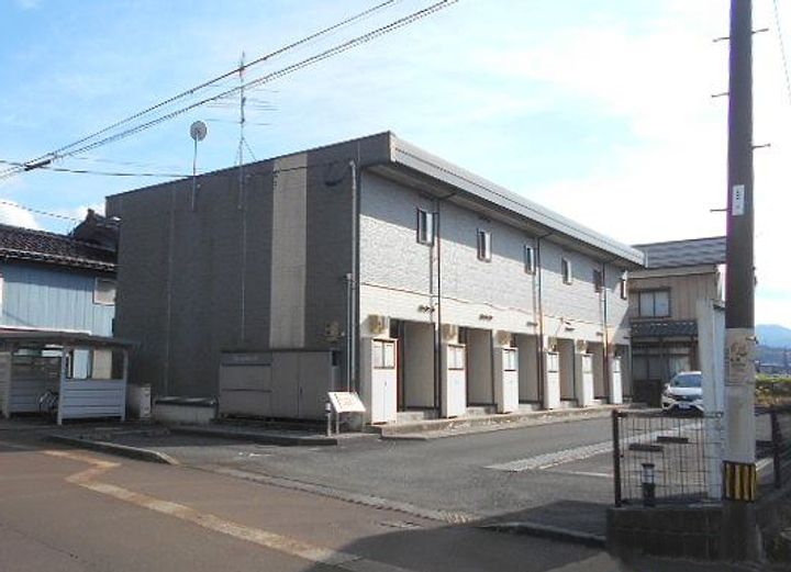 レオパレスアズール201の外観
