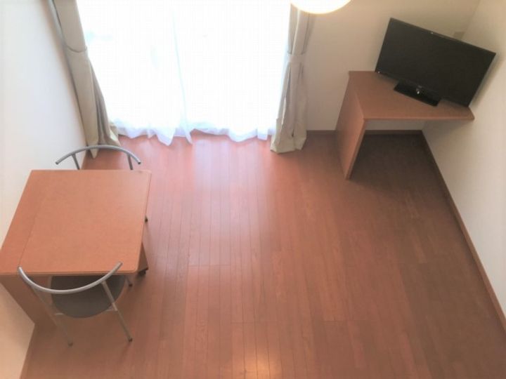 レオパレスルミエール・アイ206の居間