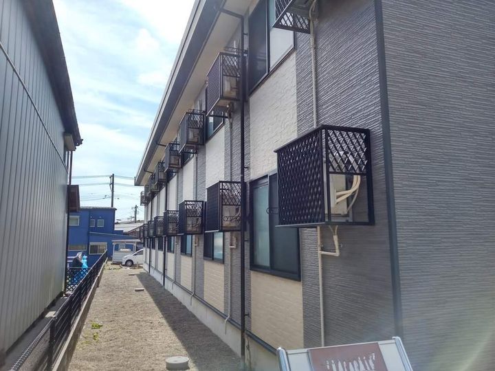 レオパレス新田公園104の外観