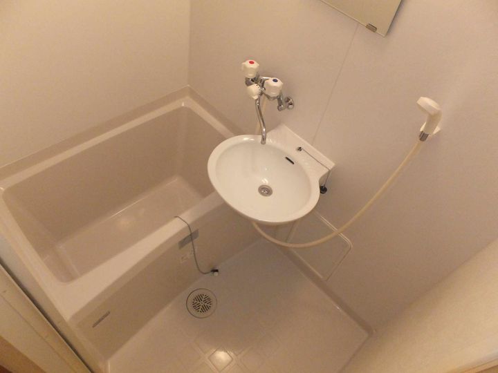 レオパレス学校町109の風呂