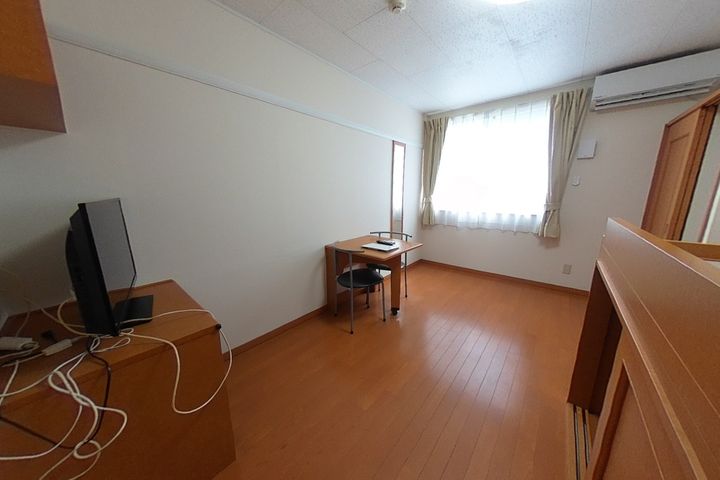レオパレスグリーンの居間