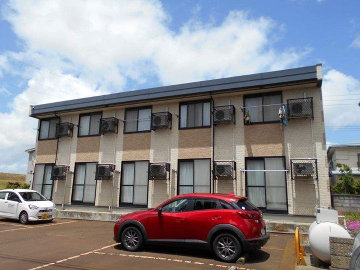 レオパレスクレサンセマム204の外観