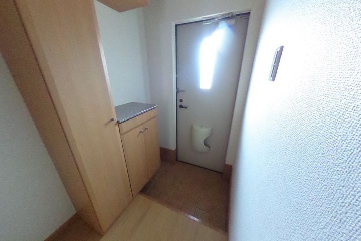 グラン アベニュー Aの玄関