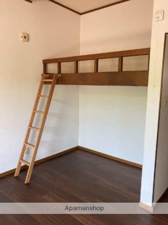 グランペール下山103の内装