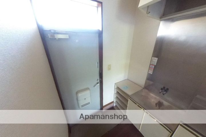 グランペール下山103の玄関