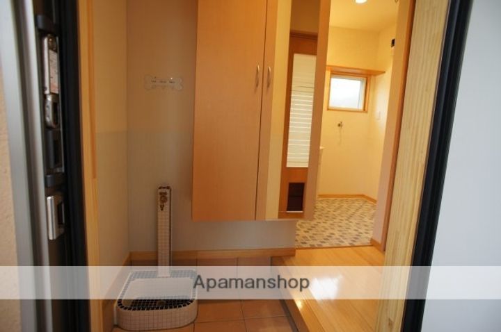 ローズガーデンの玄関