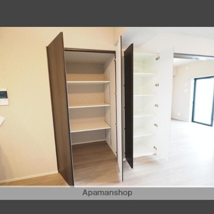 レーベン長岡南町LEXISの内装