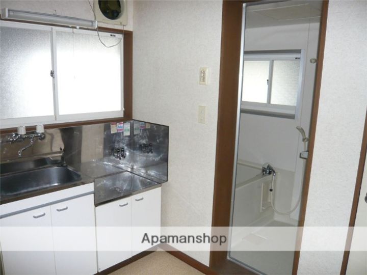 ファミール澤田B棟のキッチン