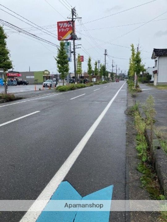 アンソレーユBの周辺