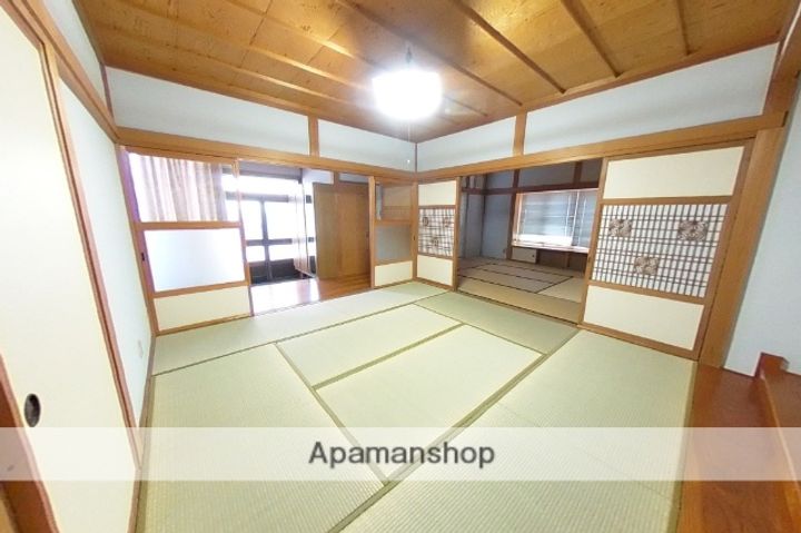 新潟県長岡市大島新町2丁目(一戸建)の賃貸物件戸建ての居間