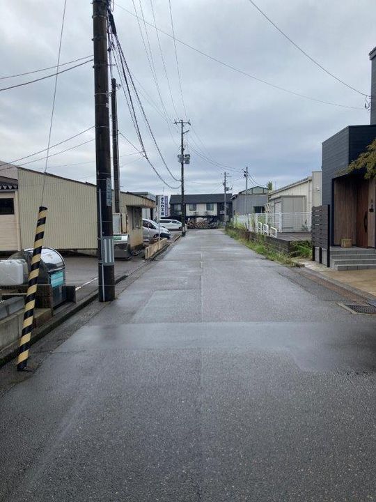 ソエム・マローネの周辺