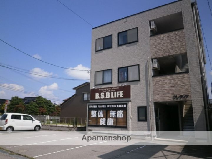 富山県富山市西大泉の賃貸マンションの外観