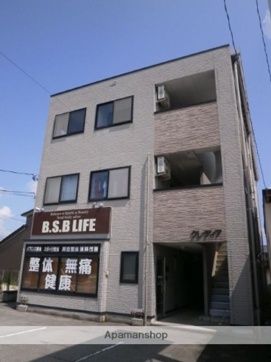 富山県富山市西大泉の賃貸マンションの外観