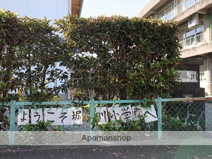 富山県富山市西大泉の賃貸マンションの周辺