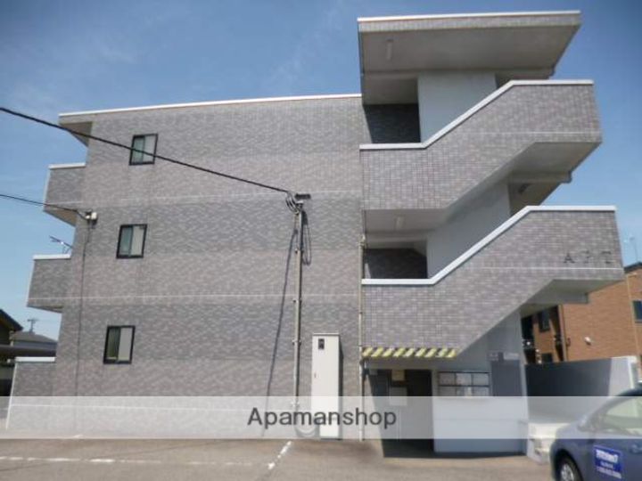 富山県富山市下冨居1丁目の賃貸マンションの外観