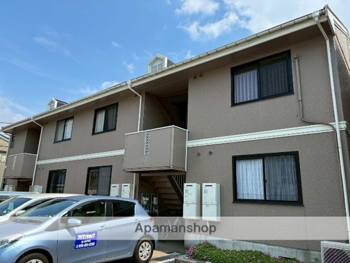 富山県富山市堀川小泉町1丁目の賃貸アパートの外観