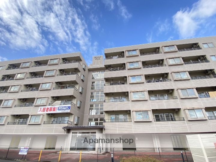 富山県富山市山室の賃貸マンションの外観