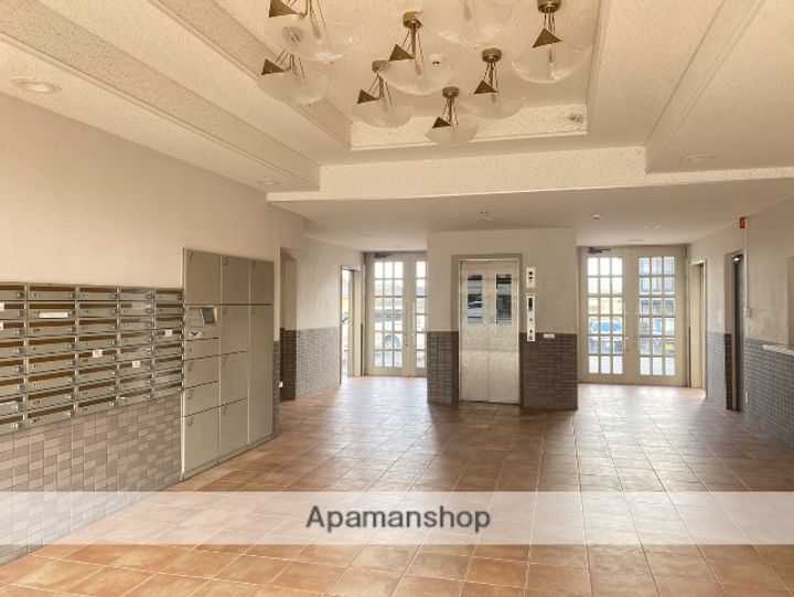 富山県富山市山室の賃貸マンションの外観