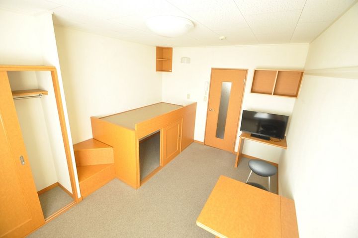 レオパレスグリーンパル206の居間