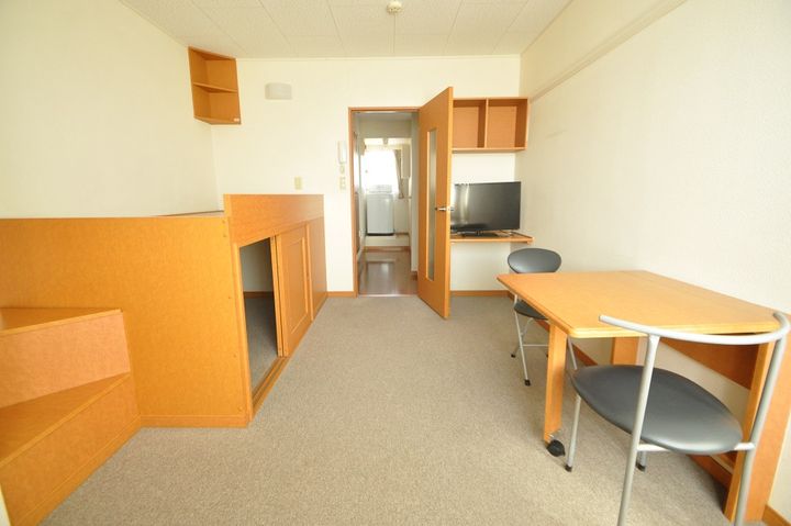 レオパレスグリーンパル206の居間