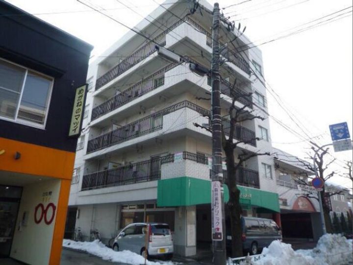 サークルパレス元町の外観