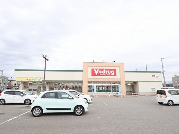 サークルパレス元町の周辺