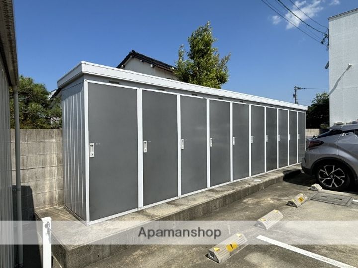 富山県富山市下赤江町2丁目の賃貸アパートの外観