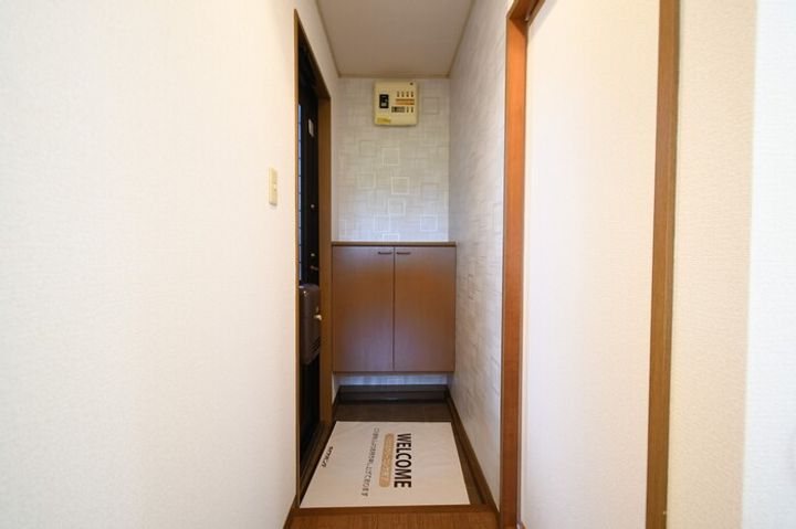 セジュール上小泉 A103の玄関