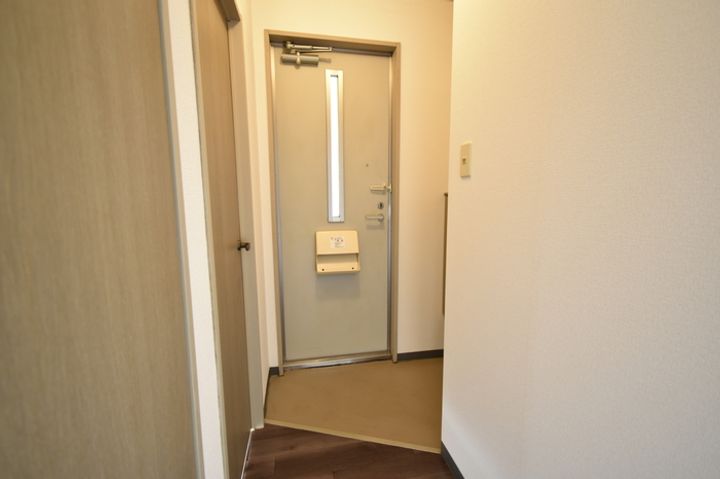グランディア岩崎の玄関