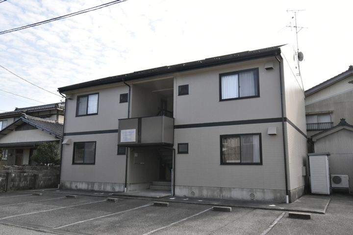 グランディア岩崎の外観