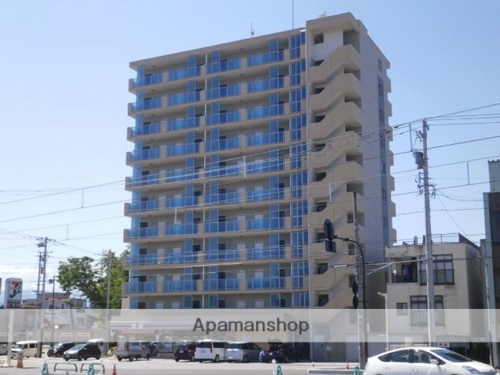 富山県富山市安野屋町2丁目の賃貸マンションの外観