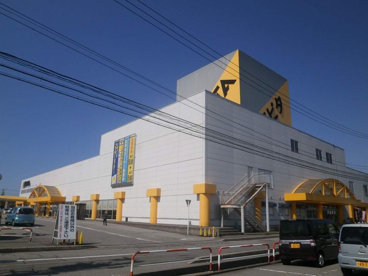 ドゥ・プランタンの周辺