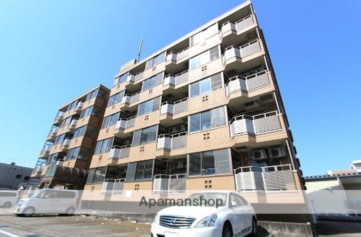 富山県富山市新根塚町1丁目の賃貸マンションの外観