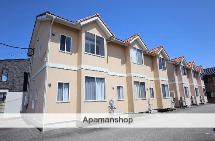 富山県富山市向新庄の賃貸アパートの外観