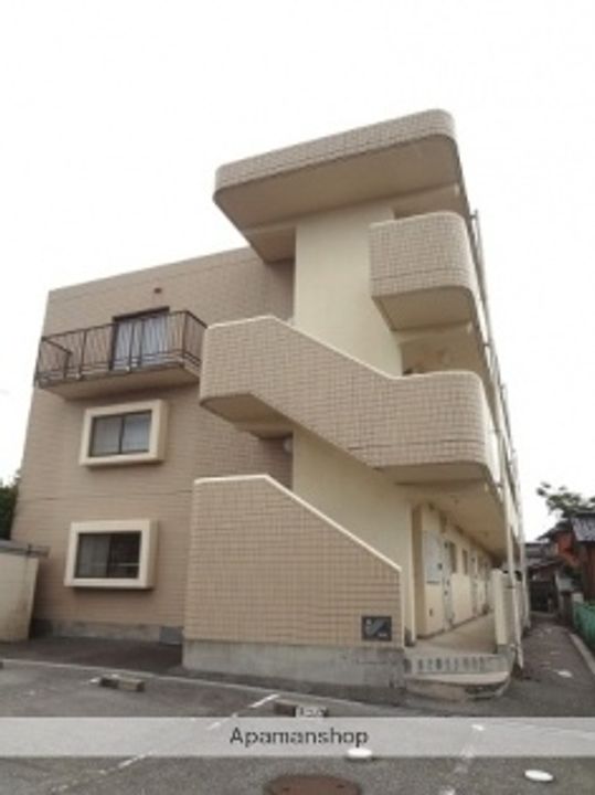 富山県富山市富岡町の賃貸マンションの外観