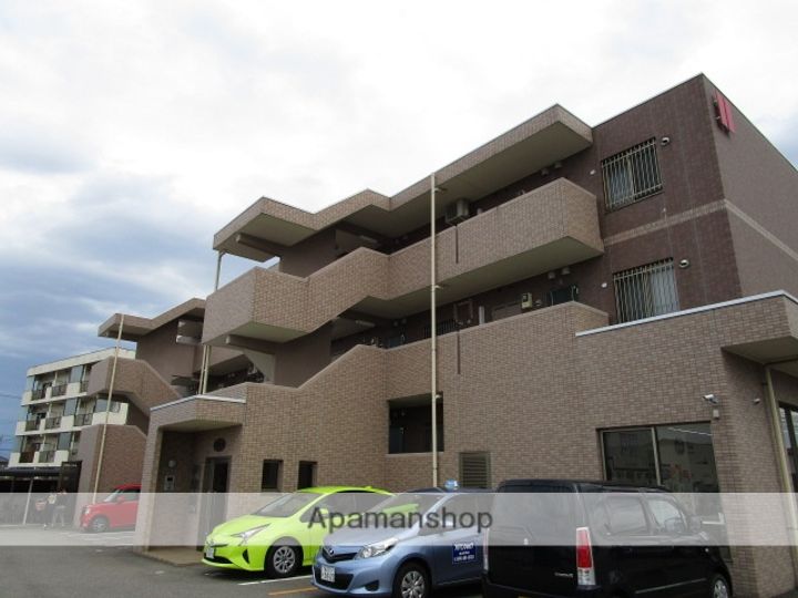 富山県富山市金代の賃貸マンションの外観
