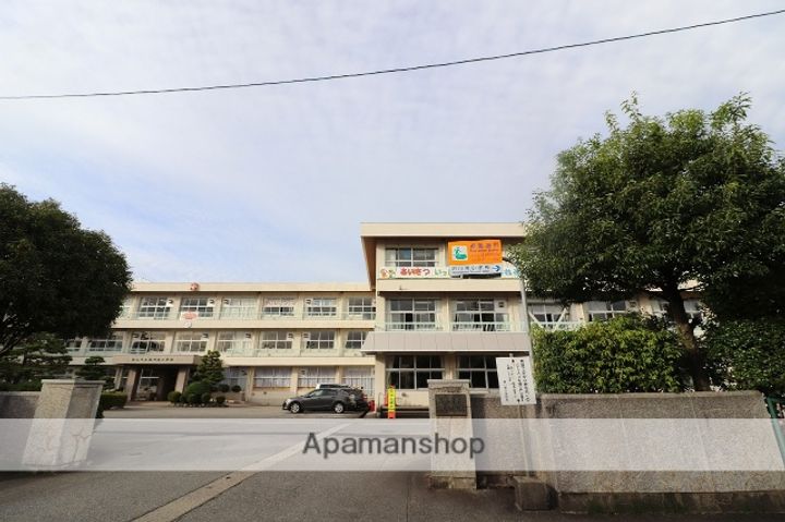 富山県富山市本郷町の賃貸アパートの周辺
