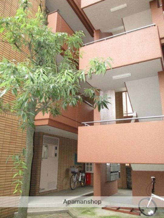 富山県富山市大泉東町2丁目の賃貸マンションの外観