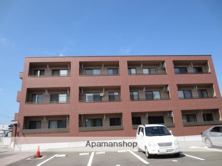 富山県富山市赤田の賃貸マンションの外観