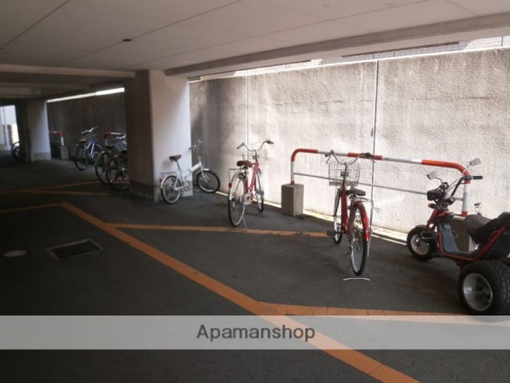 富山県富山市白銀町の賃貸マンションの外観