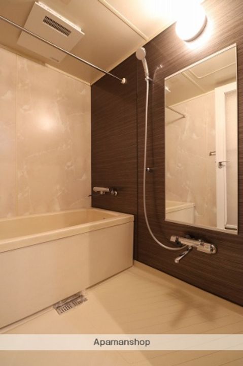 富山県富山市今泉西部町の賃貸マンション302の風呂