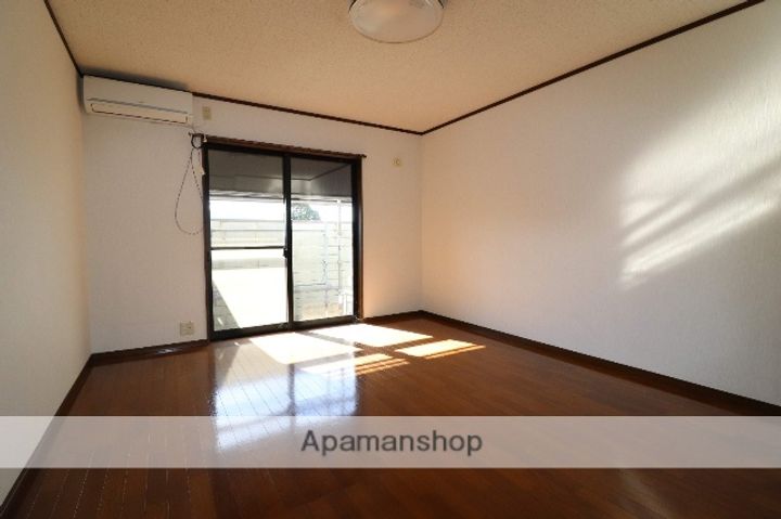 ネオサイト・タカムラ B棟107の内装