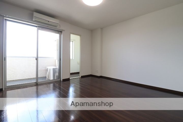 富山県富山市婦中町下轡田の賃貸マンションの内装