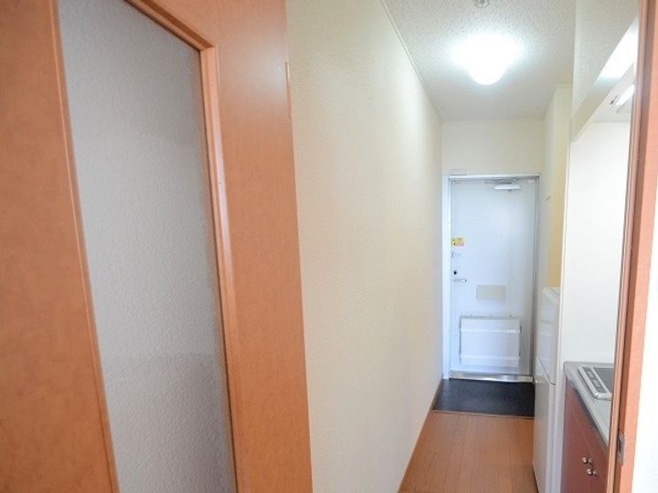 レオパレスアルペン富山205の玄関