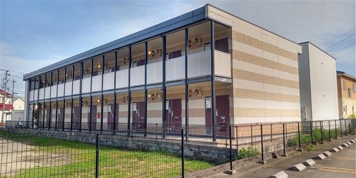 レオパレスグランドソレーユ104の外観