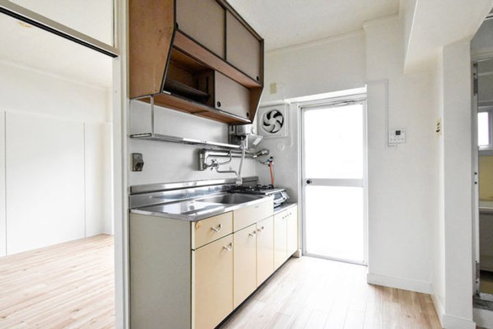 ビレッジハウス仏田1号棟0305のキッチン