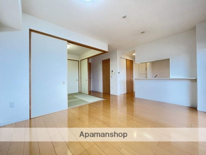 サーパス根塚町の居間